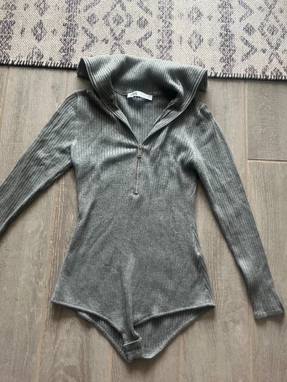 Zara Gray Ribbed Half Zip Bodysuit Size S | Long Sleeve Foldover Collar